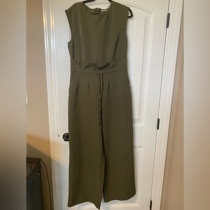 New York and Company olive Jumpsuit Size Large